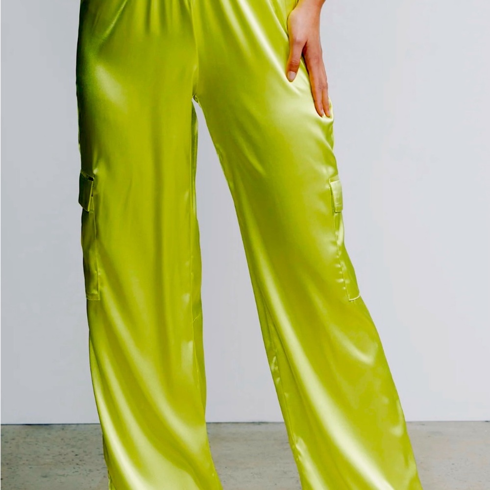NEW YORK & COMPANY Silky Cargo pants